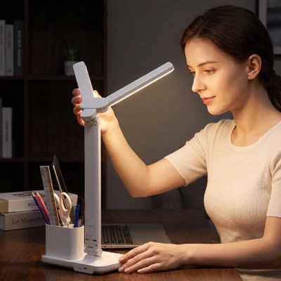 Lampe de bureau femme réglage lumière bureau
