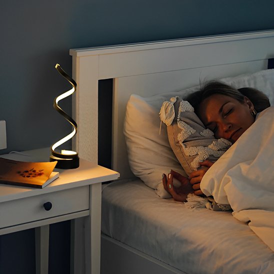 Lampe de chevet lumière douce ambiance tamisée agréable métal