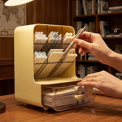 Organisateur de bureau jaune  crayons feutres papier rangement optimisé