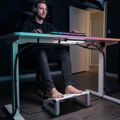 Repose pieds bureau gamer jeu soirée design
