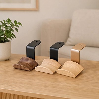 Support casque​ 3 couleurs bois table